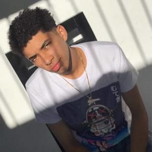 Meet your Posher, Luis fernando